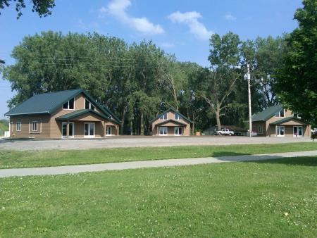 Sunrise Cabins - Storm Lake, Iowa