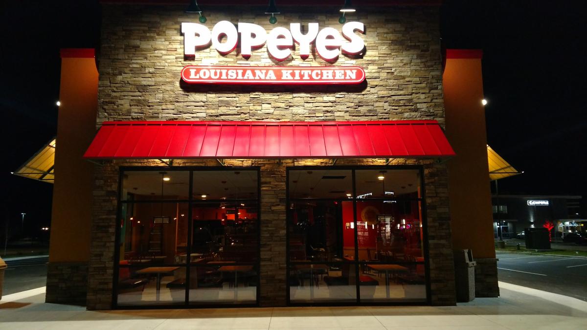 Popeye's, Janesville, Minn. Exterior_Night