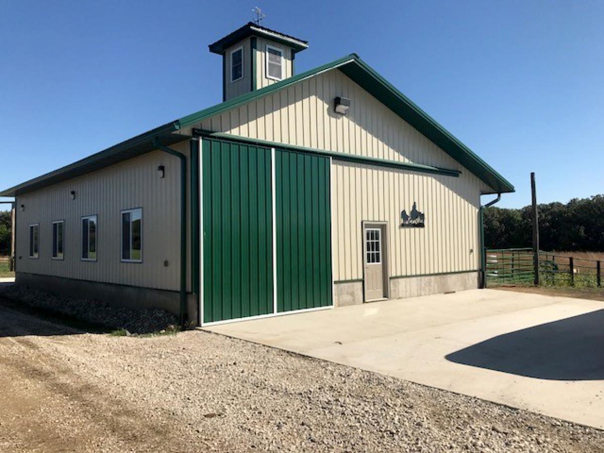 Wiltse Cattle Building 01